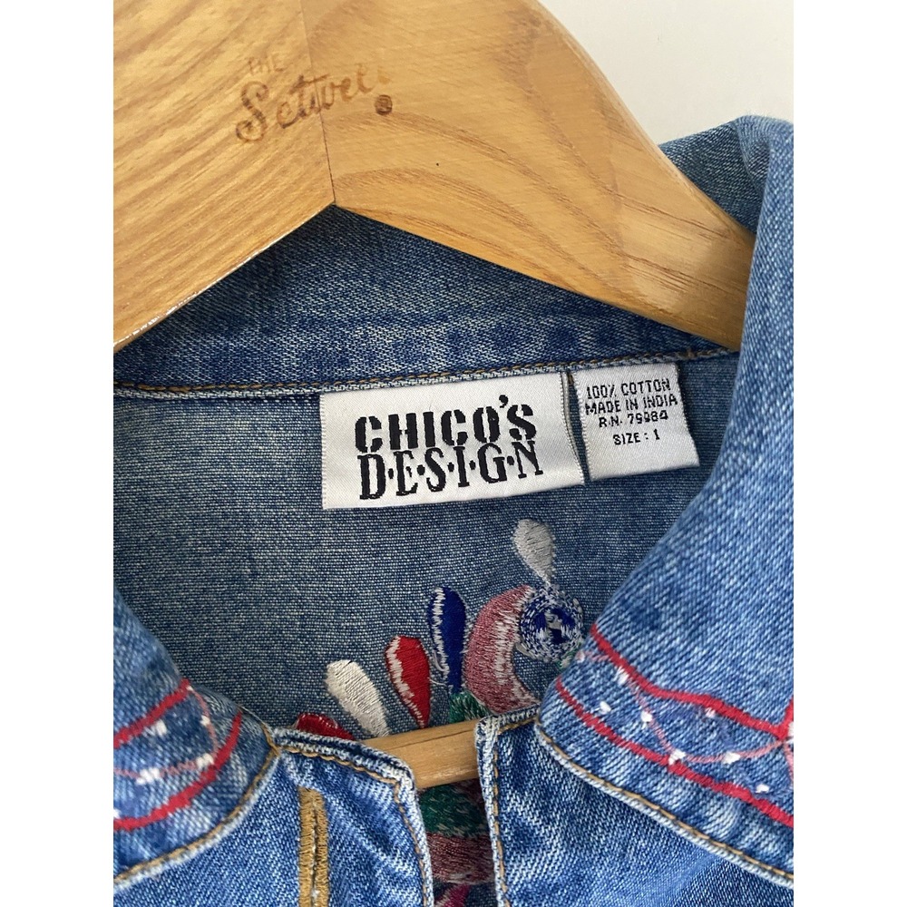 Chicos Denim Jacket Sz 1‎ Embellished Embroidered Birds & Floral Buffalo Button - Picture 4 of 16